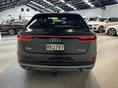 2021 Audi Q8 - Thumbnail