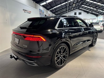 2021 Audi Q8 - Thumbnail