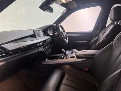 2017 BMW X5 - Thumbnail