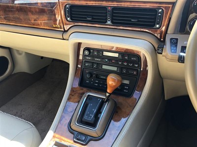 1995 Daimler Double Six - Thumbnail