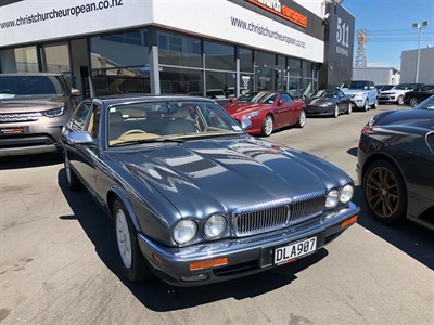 1995 Daimler Double Six - Thumbnail