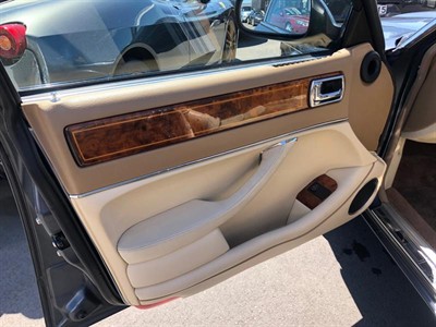 1995 Daimler Double Six - Thumbnail