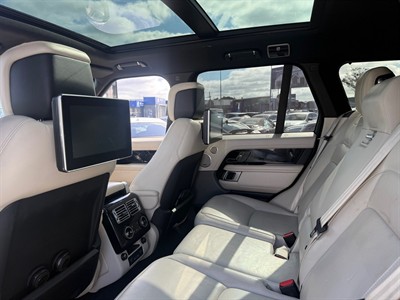 2018 Land Rover Range Rover Vogue - Thumbnail