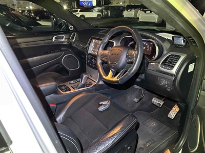2017 Jeep Grand Cherokee - Thumbnail