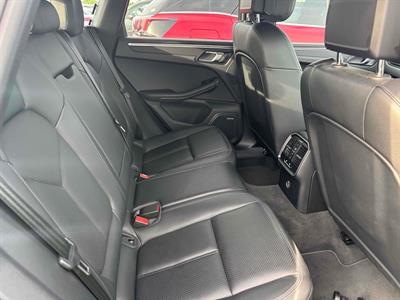 2019 Porsche Macan - Thumbnail