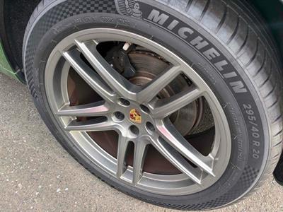 2019 Porsche Macan - Thumbnail