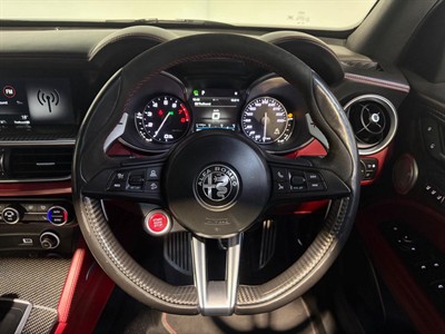 2020 Alfa Romeo Stelvio - Thumbnail
