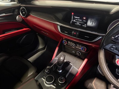 2020 Alfa Romeo Stelvio - Thumbnail