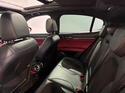 2020 Alfa Romeo Stelvio - Thumbnail
