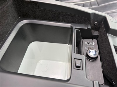 2016 Land Rover Range Rover - Thumbnail