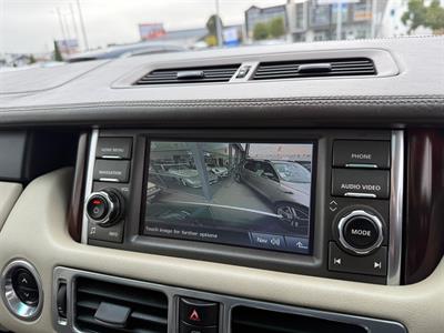 2011 Land Rover Range Rover Vogue - Thumbnail