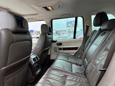 2011 Land Rover Range Rover Vogue - Thumbnail