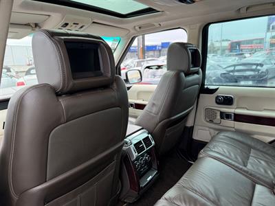 2011 Land Rover Range Rover Vogue - Thumbnail