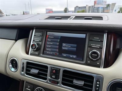 2011 Land Rover Range Rover Vogue - Thumbnail