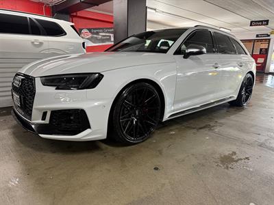 2018 Audi RS4 - Thumbnail