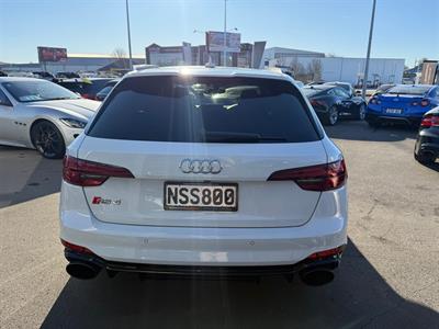 2018 Audi RS4 - Thumbnail