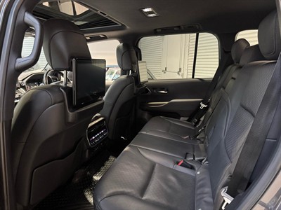 2021 Toyota Landcruiser - Thumbnail