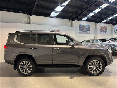 2021 Toyota Landcruiser - Thumbnail