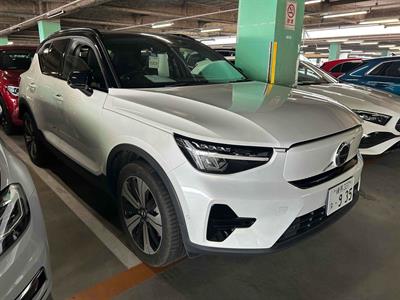 2022 Volvo XC40 - Thumbnail