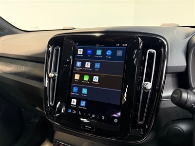 2022 Volvo XC40 - Thumbnail