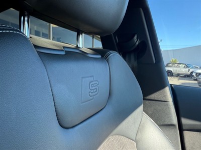 2020 Audi Q8 - Thumbnail