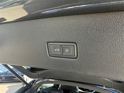 2020 Audi Q8 - Thumbnail