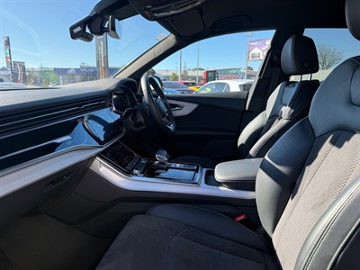 2020 Audi Q8 - Thumbnail