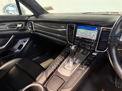2014 Porsche Panamera - Thumbnail