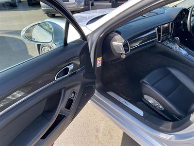 2014 Porsche Panamera - Thumbnail