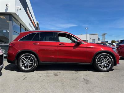 2016 Mercedes-Benz GLC 250 - Thumbnail