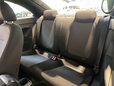 2017 Volkswagen Beetle - Thumbnail