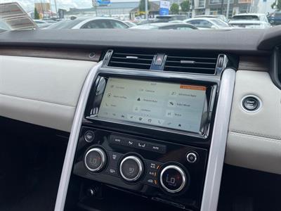 2018 Land Rover Discovery - Thumbnail