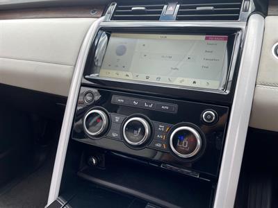2018 Land Rover Discovery - Thumbnail