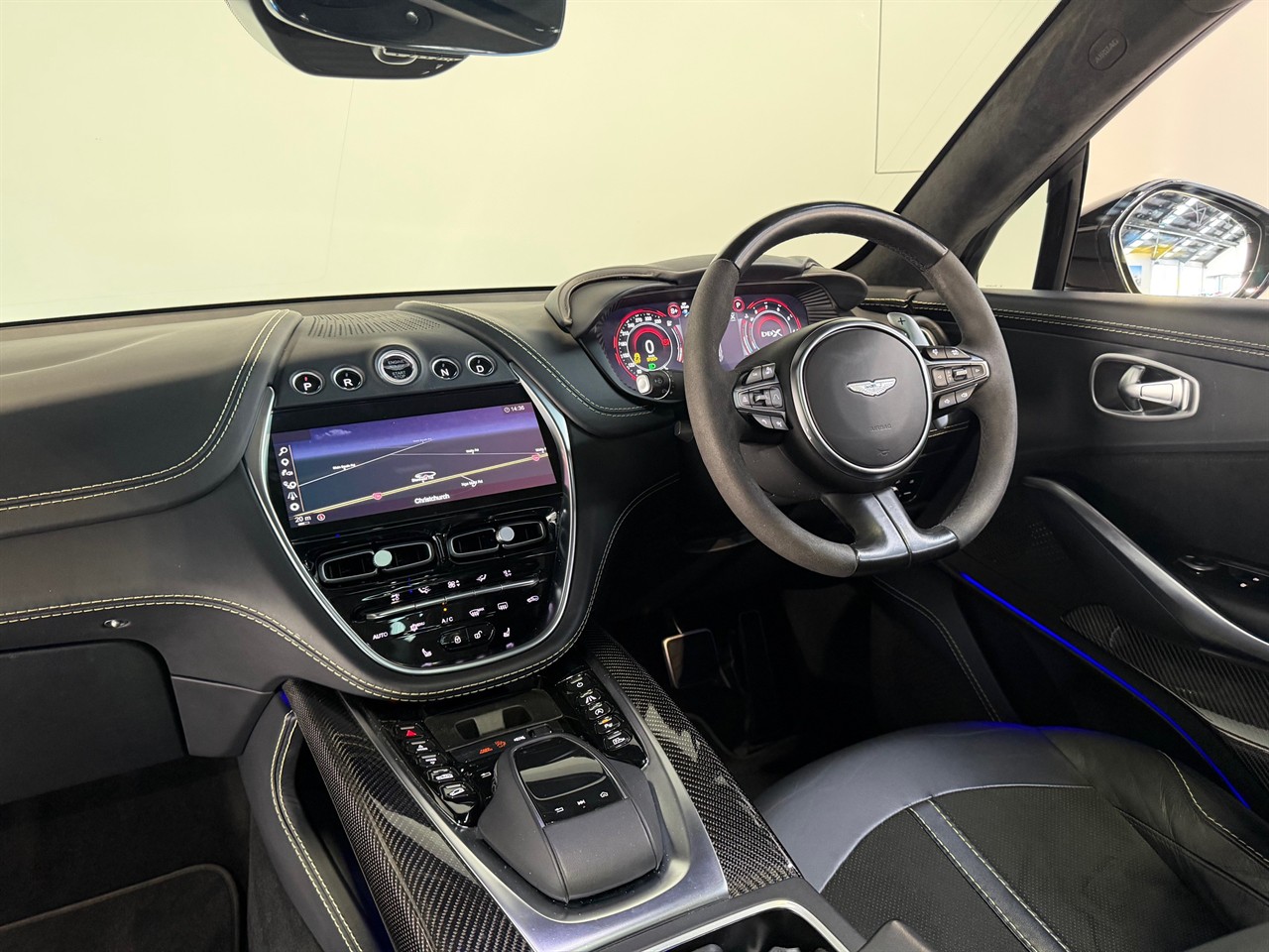 2022 Aston Martin DBX