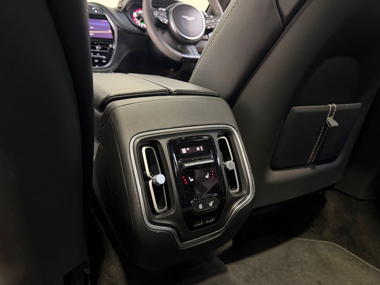 2022 Aston Martin DBX