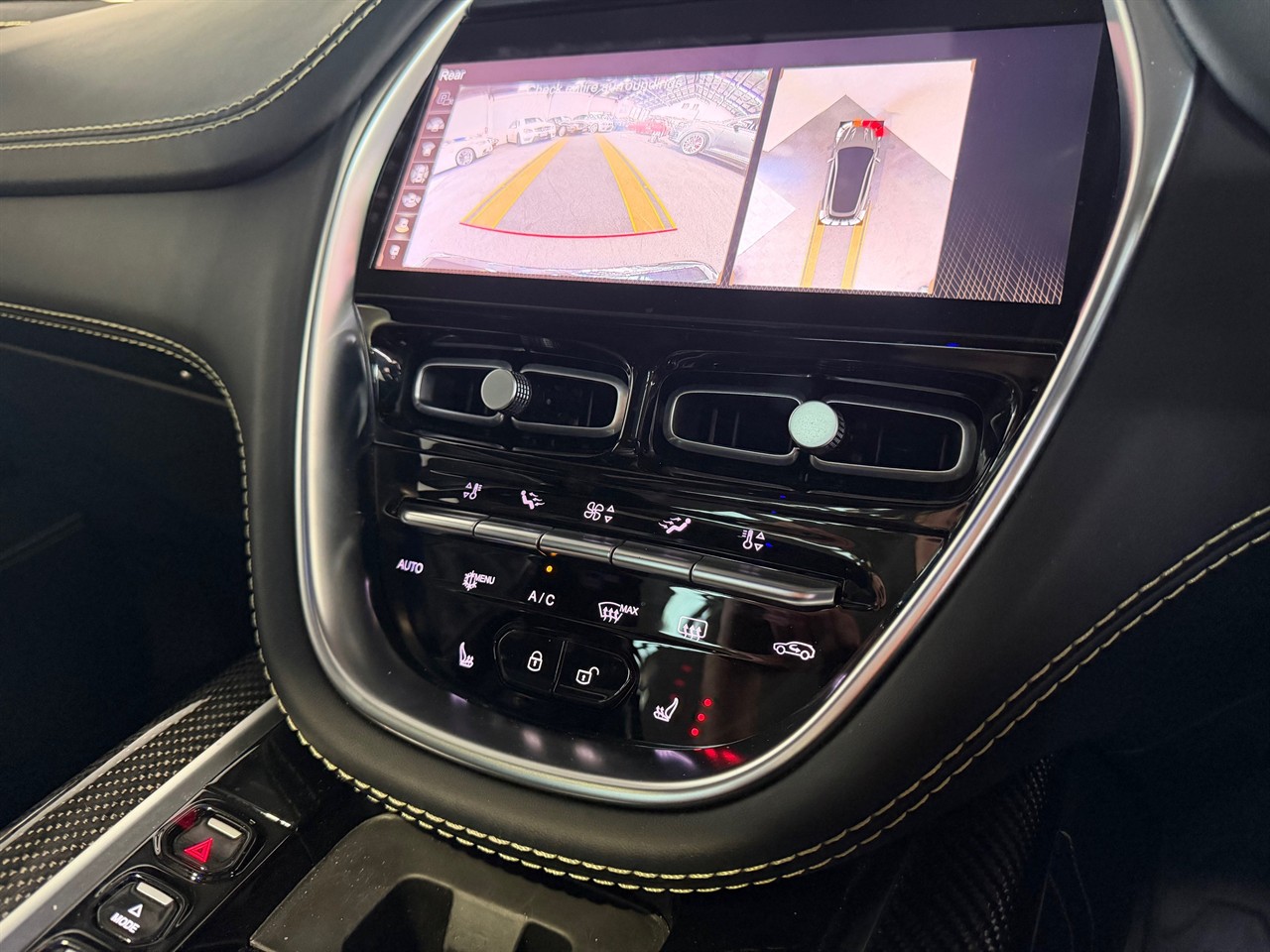 2022 Aston Martin DBX