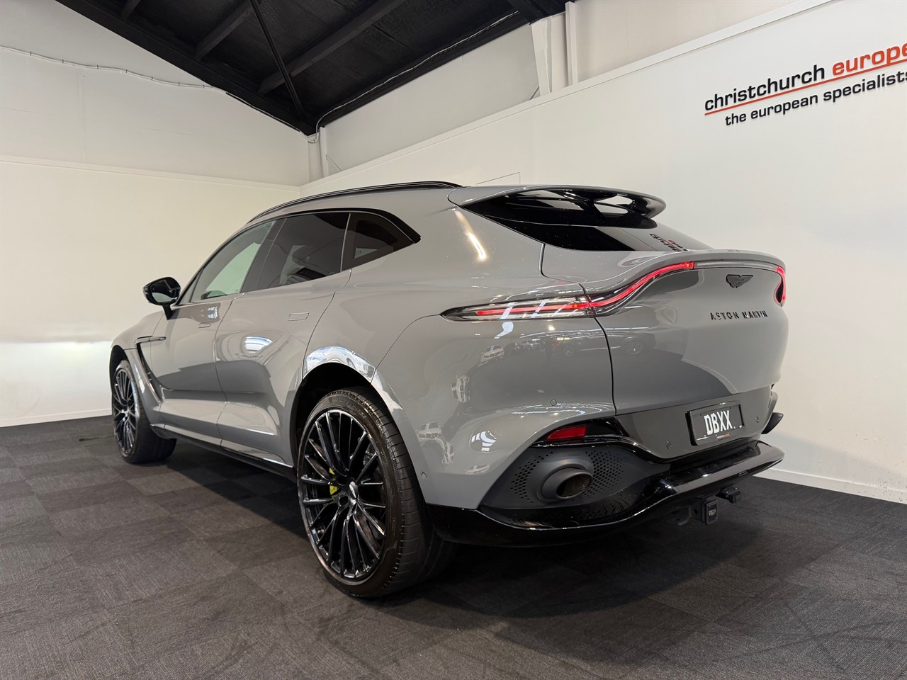 2022 Aston Martin DBX