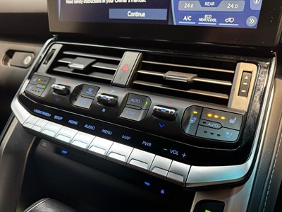 2023 Toyota Landcruiser - Thumbnail