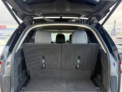 2018 Land Rover Discovery - Thumbnail