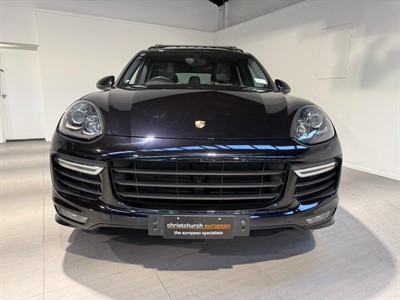 2015 Porsche Cayenne - Thumbnail