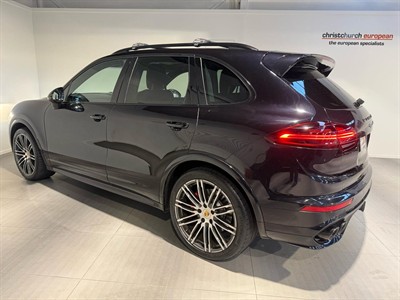 2015 Porsche Cayenne - Thumbnail