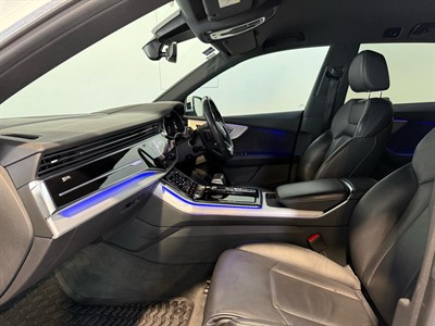 2019 Audi Q8 - Thumbnail