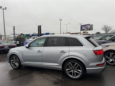 2017 Audi Q7 - Thumbnail