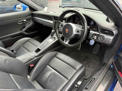 2015 Porsche 911 - Thumbnail