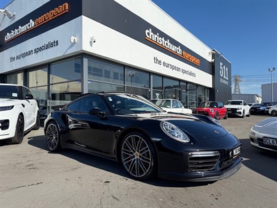 2017 Porsche 911 - Thumbnail