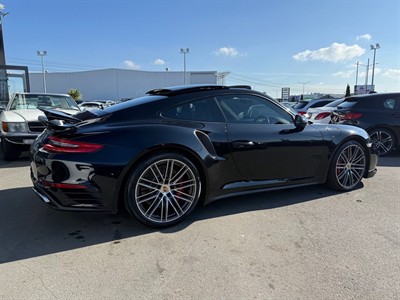 2017 Porsche 911 - Thumbnail
