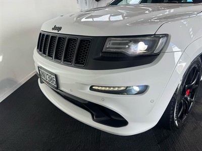 2016 Jeep Grand Cherokee - Thumbnail