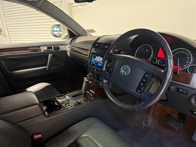 2007 Volkswagen Touareg - Thumbnail