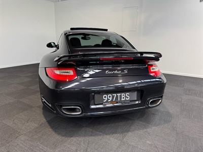 2011 Porsche 911 - Thumbnail