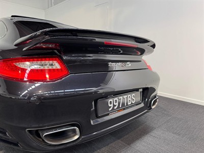 2011 Porsche 911 - Thumbnail